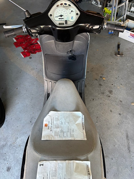 Vespa LX 50 4 of 6