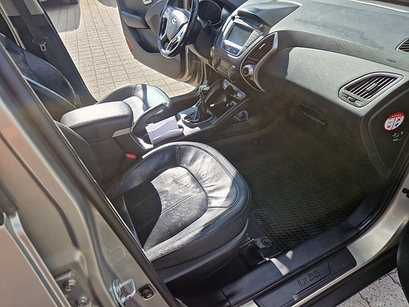 Hyundai ix35 12 of 16