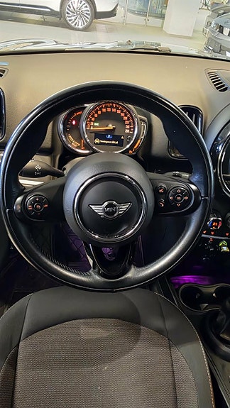 MINI Countryman Cooper SE 16 of 30