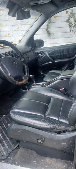 Mercedes-Benz ML270 9 of 10