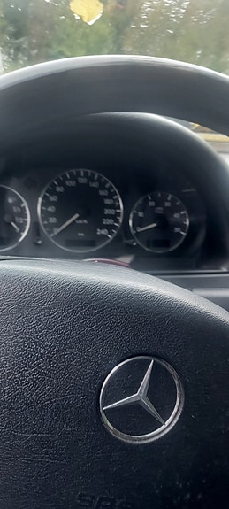Mercedes-Benz ML270 2 of 10