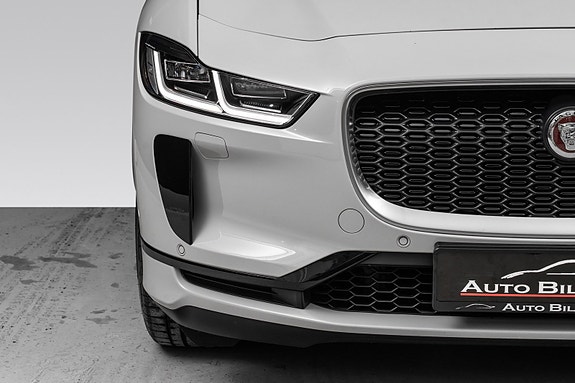 Jaguar I-PACE 8 of 30