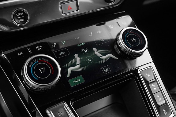 Jaguar I-PACE 29 of 30