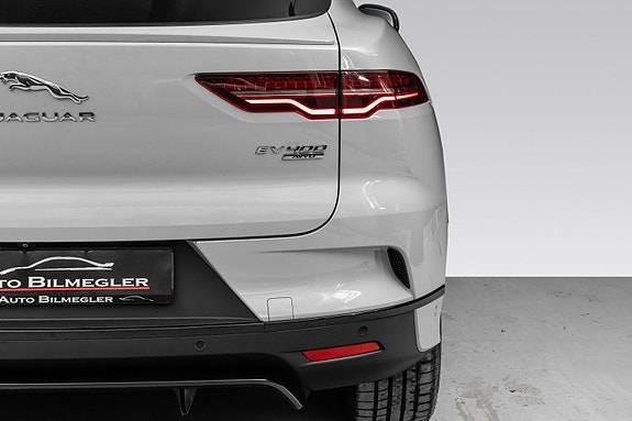 Jaguar I-PACE 10 of 30
