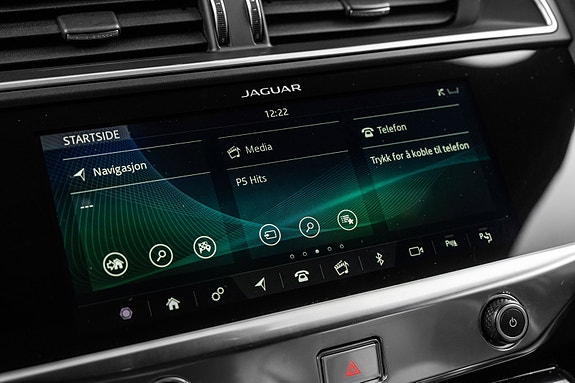 Jaguar I-PACE 25 of 30