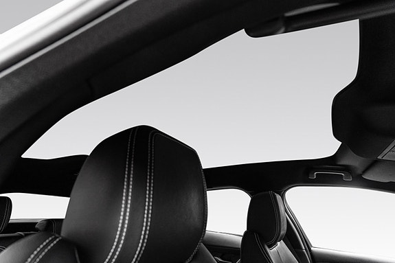 Jaguar I-PACE 15 of 30