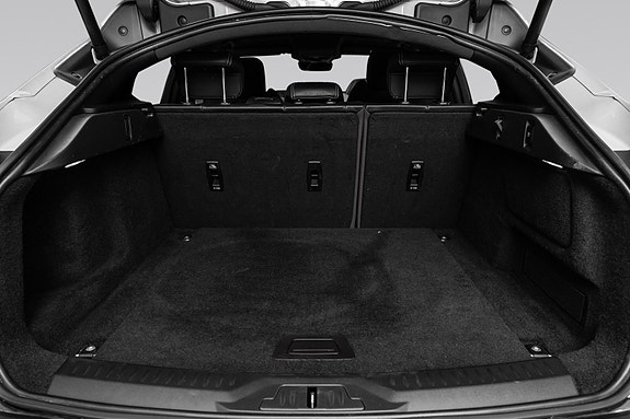 Jaguar I-PACE 12 of 30