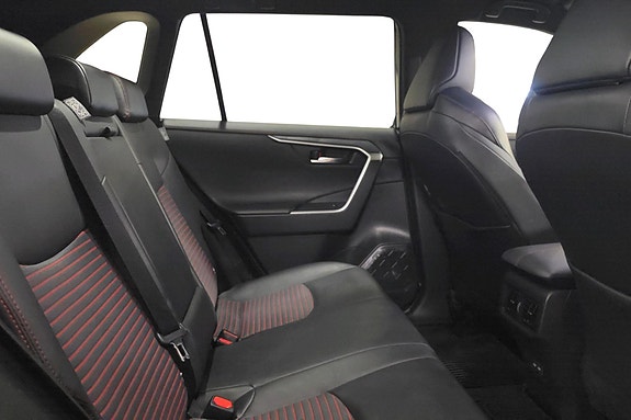 Toyota RAV4 18 of 30
