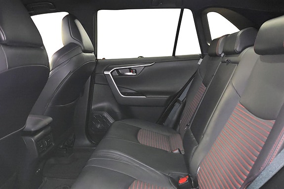 Toyota RAV4 17 of 30