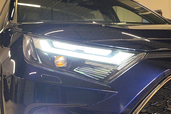 Toyota RAV4 22 of 30