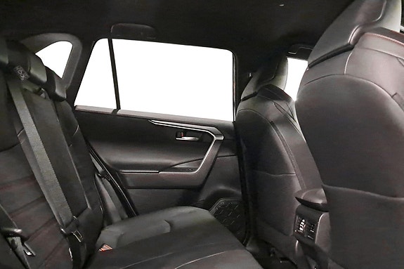 Toyota RAV4 18 of 30