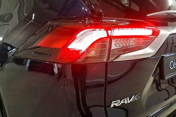 Toyota RAV4 25 of 30