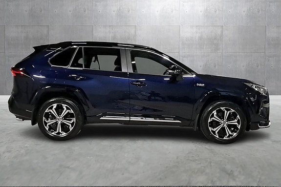 Toyota RAV4 6 of 30