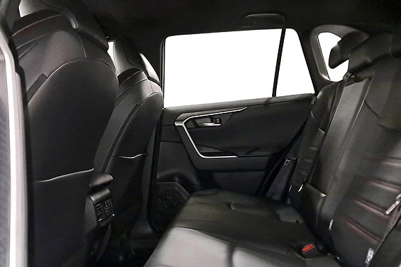 Toyota RAV4 17 of 30