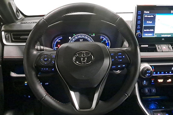 Toyota RAV4 12 of 30