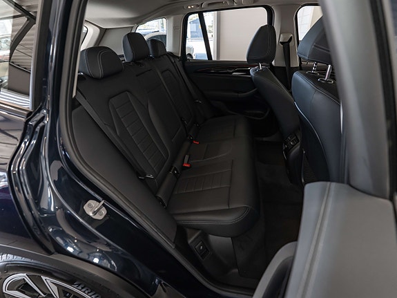 BMW iX3 28 of 30
