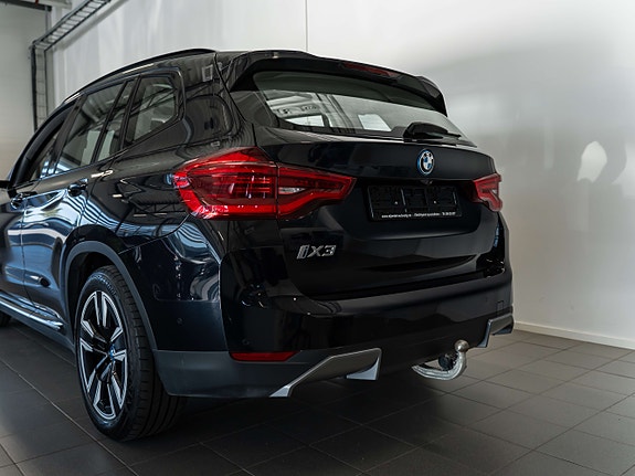 BMW iX3 12 of 30