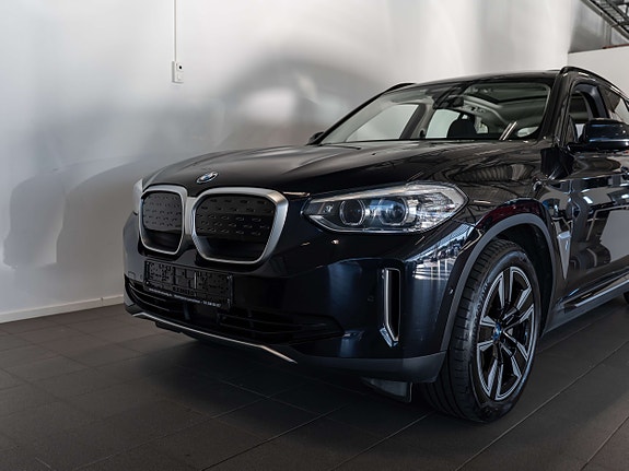 BMW iX3 10 of 30