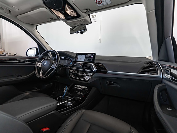 BMW iX3 23 of 30