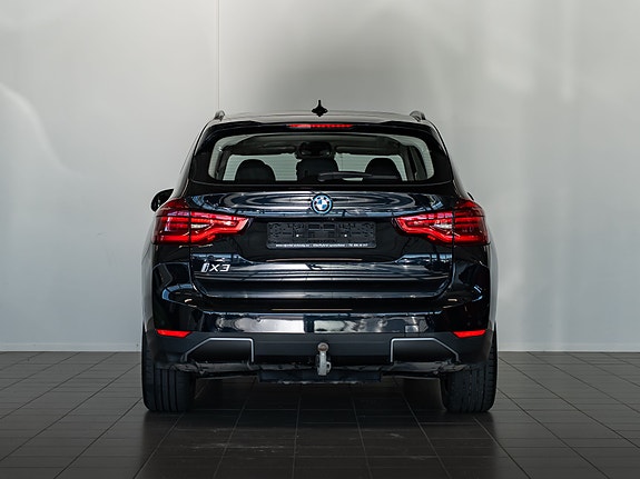 BMW iX3 8 of 30