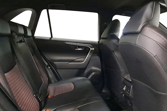 Toyota RAV4 18 of 30