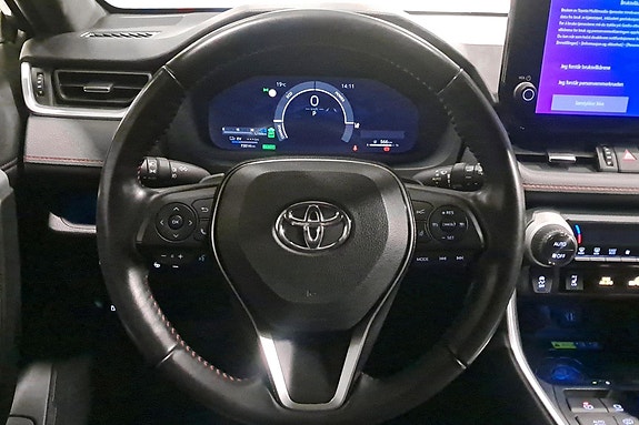 Toyota RAV4 12 of 30