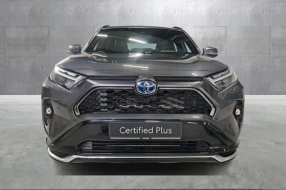 Toyota RAV4 8 of 30
