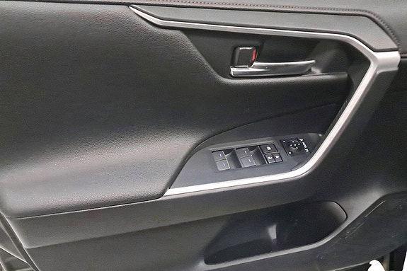 Toyota RAV4 28 of 30