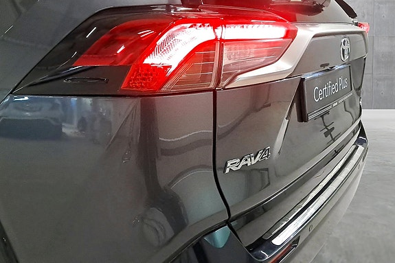 Toyota RAV4 26 of 30