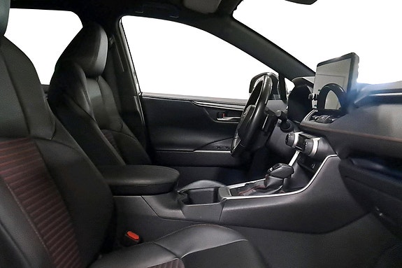 Toyota RAV4 16 of 30