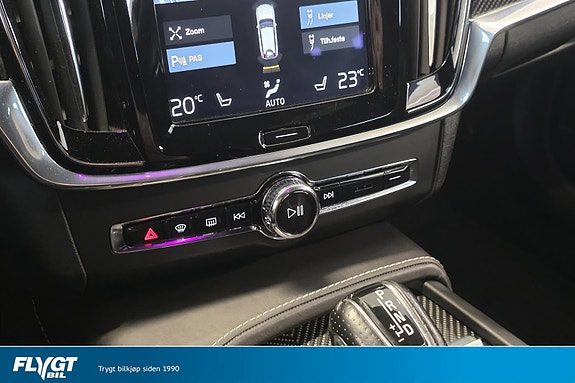 Volvo V90 26 of 30