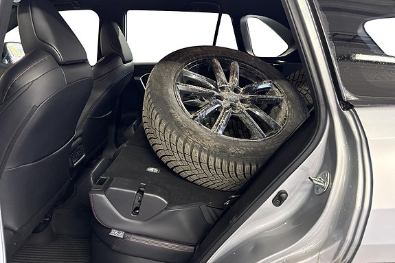 Toyota RAV4 8 of 8