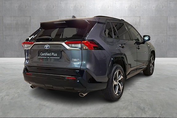 Toyota RAV4 5 of 24