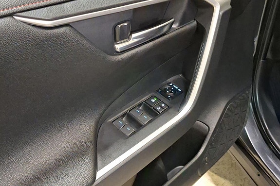 Toyota RAV4 23 of 24