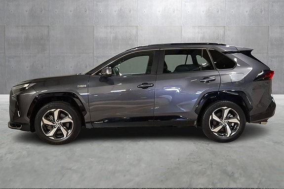 Toyota RAV4 2 of 24