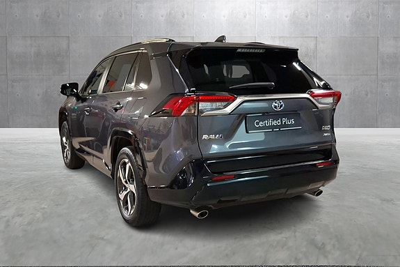 Toyota RAV4 3 of 24