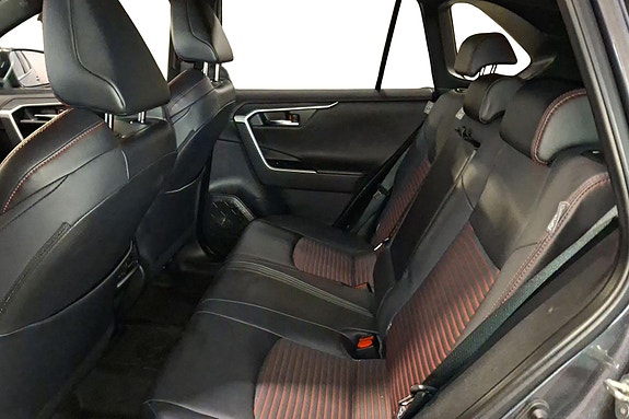 Toyota RAV4 17 of 24