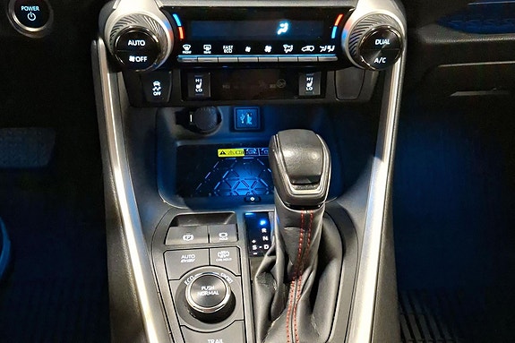Toyota RAV4 24 of 24