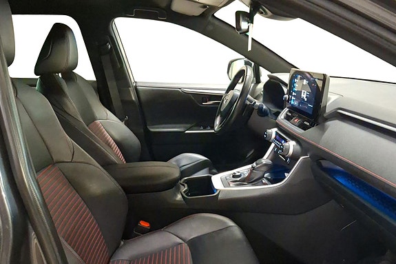 Toyota RAV4 16 of 24
