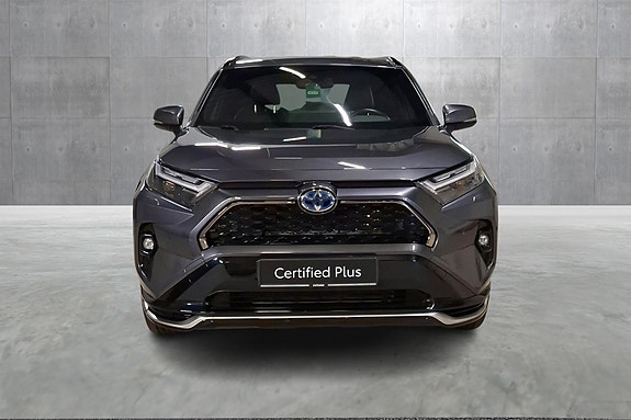 Toyota RAV4 8 of 24