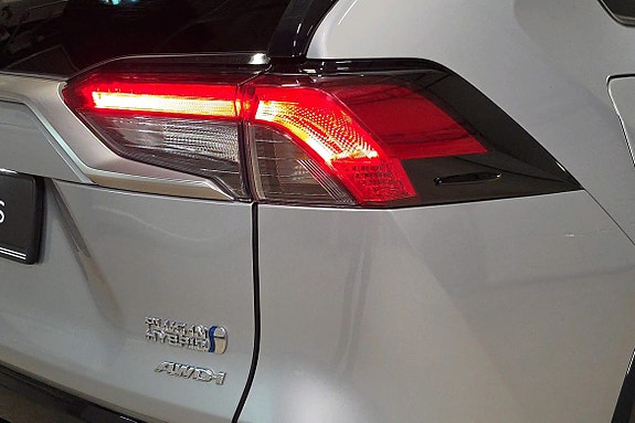 Toyota RAV4 24 of 28