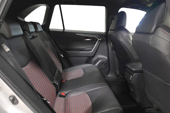 Toyota RAV4 18 of 28