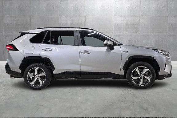 Toyota RAV4 6 of 28