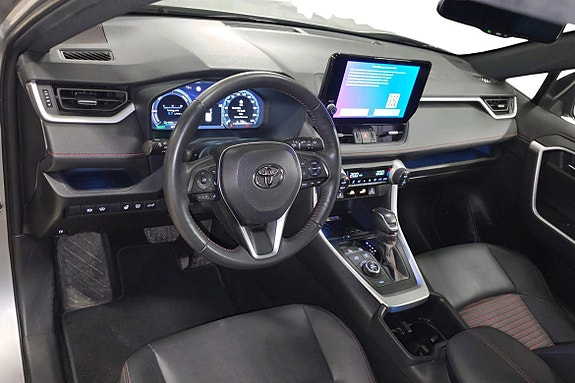 Toyota RAV4 10 of 28
