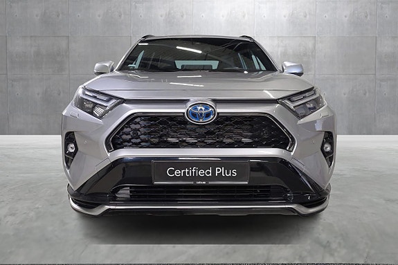 Toyota RAV4 8 of 28