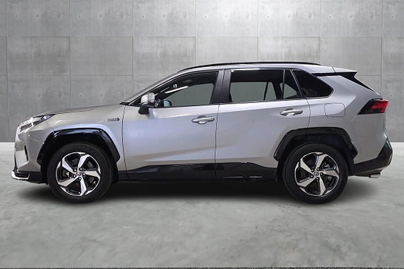 Toyota RAV4 2 of 28