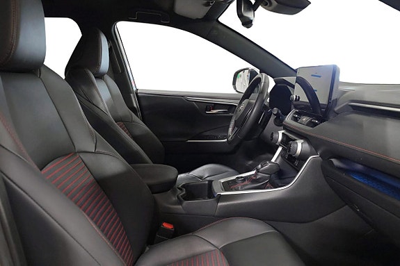 Toyota RAV4 16 of 28
