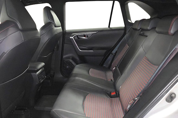 Toyota RAV4 17 of 28
