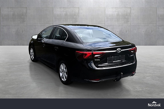 Toyota Avensis 7 of 26
