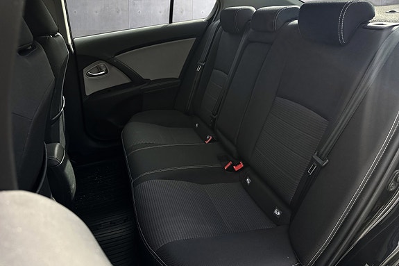 Toyota Avensis 11 of 26
